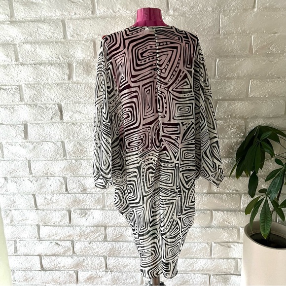 Zara Asymmetrical Kaftan - Picture 9 of 12